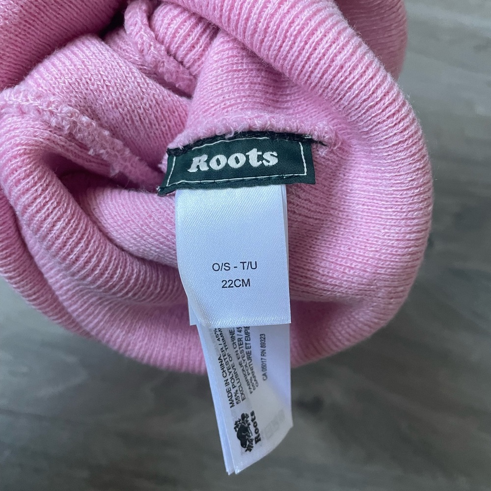 NWT Roots Bracebridge Toque, Pink Mix - Picture 4 of 5